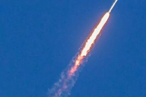 Ранкова атака на Київ: уламки впали у кількох районах, є потерпілий