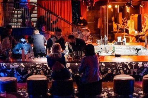 Во Львове открыли шестиэтажный Mad bars house с пятью заведениями и rooftop-пространством