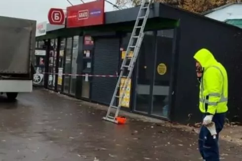 Біля станції метро &ldquo;Нивки&rdquo; демонтували МАФи