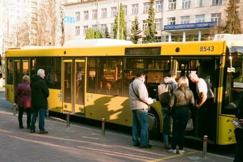 У КМДА роз'яснили деталі про курсування комунального транспорту та оплату проїзду під час тривог