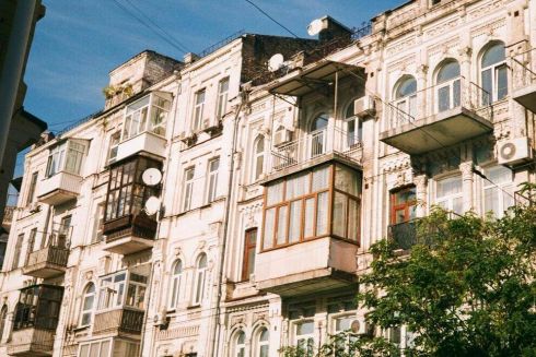У Києві хочуть заборонити прибудову та зміну форми балконів на історичних будинках