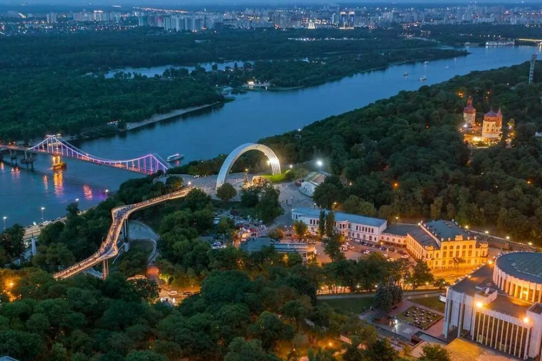 В Киеве и области вводят комендантский час