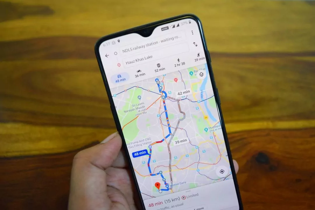 Google буде показувати завантаженість кафе, ресторанів і супермаркетів