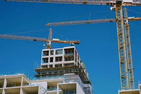 Скільки ЖК в Україні відновили будівництво та як змінилися ціни на нове житло &ndash; дослідження ЛУН