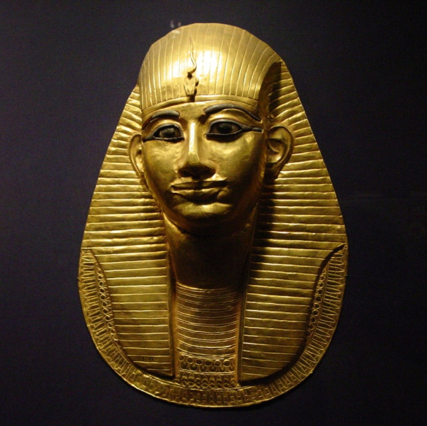 З Єгипетського музею зник золотий браслет фараона віком 3 тисячі років