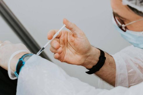 Бустерну дозу вакцини від коронавірусу можуть отримати всі повнолітні українці – МОЗ