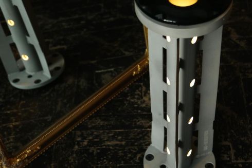 Украинский художник создал лампу из ракетного снаряда. Ее продадут на международном аукционе для помощи ВСУ