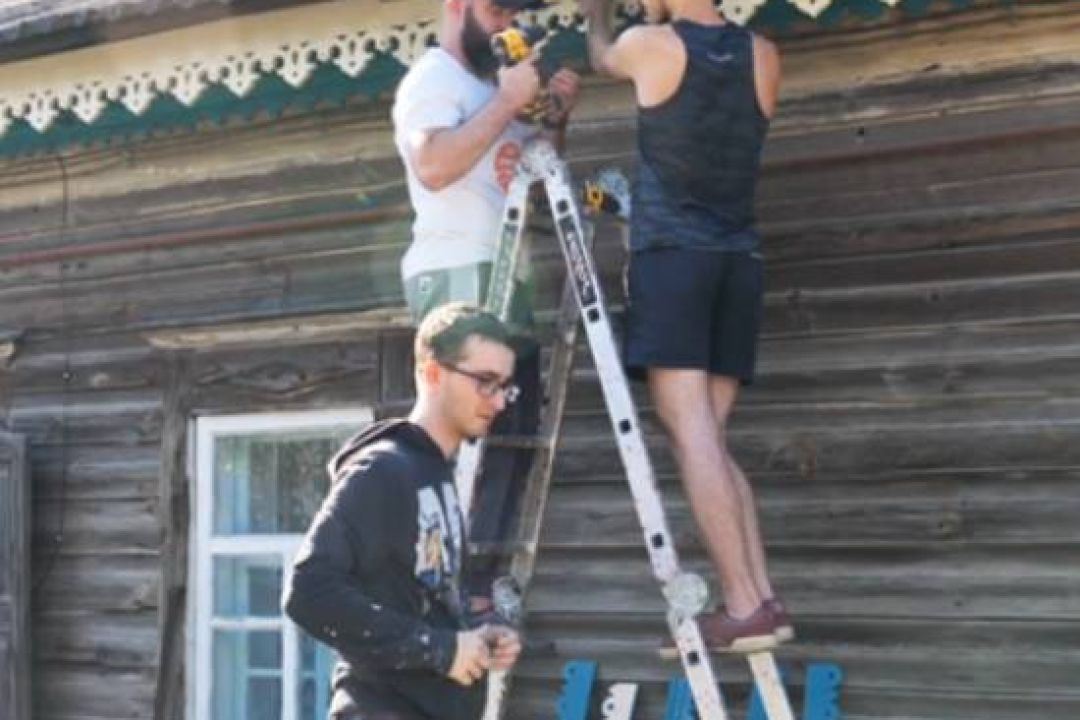 У Чернігові волонтери реставрують дерев’яний будинок з понад 170-річною історією