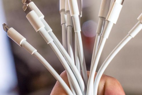 У Києві можна здати непотрібні зарядні пристрої та інші електронні відходи на утилізацію