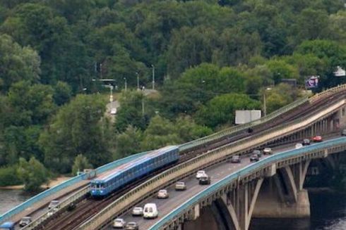 Скоро розпочнеться ремонт мосту Метро: скільки він триватиме та чи перекриють рух