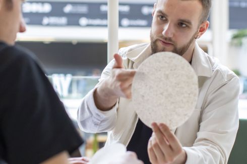 Український винахідник розробив технологію переробки опалого листя та став фіналістом європейської премії