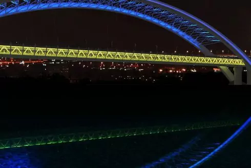 Ідея: як може виглядати підсвічування Подільсько-Воскресенського моста