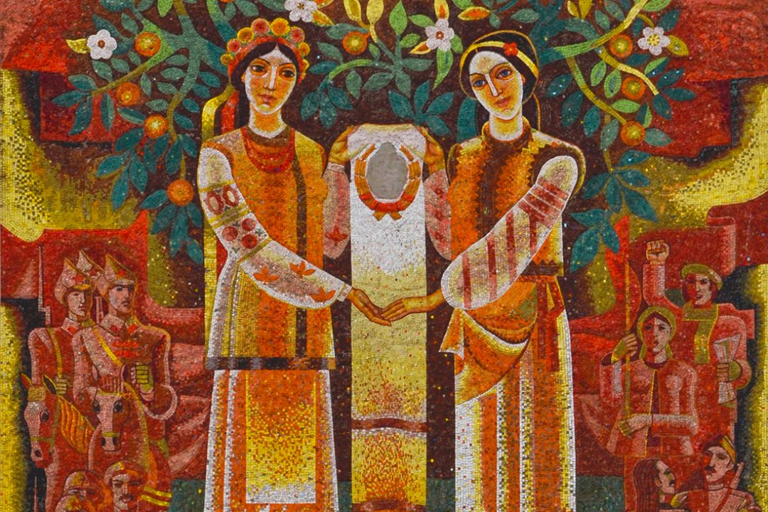 Червоний — радянщина. У Львові продовжують руйнувати декомунізовані мозаїки: все через колір