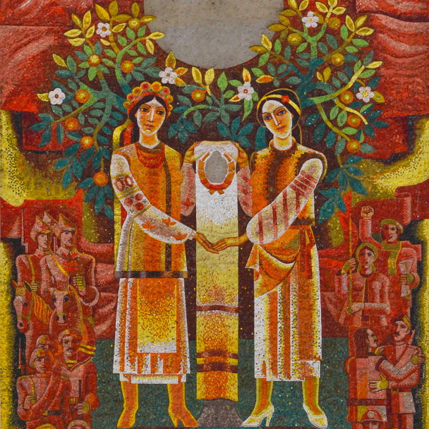 Червоний — радянщина. У Львові продовжують руйнувати декомунізовані мозаїки: все через колір