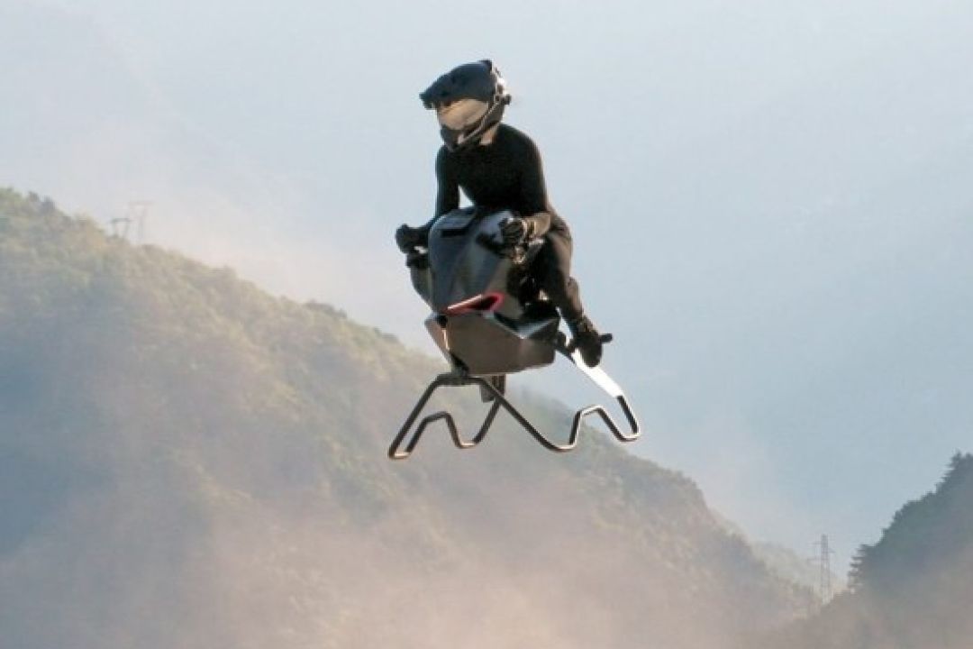 У Польщі створили мотоцикл, що літає на швидкості до 200 км/год