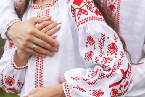 У Львові створили вишиванки на честь «байрактарів». Перші зразки передали виробникам безпілотників