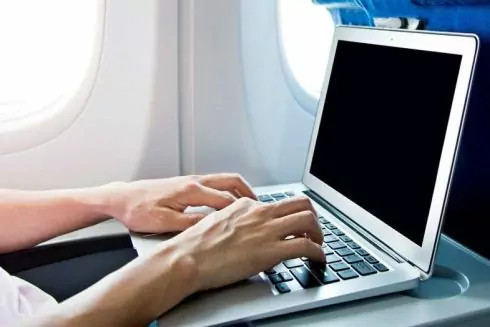 Українці зможуть користуватися інтернетом під час польотів
