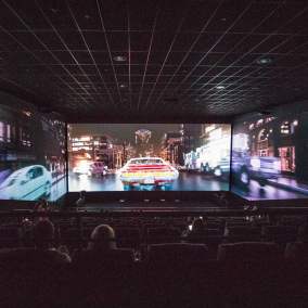 Кіно з переглядом у 270 градусів: в Києві відкрили кінотеатр із панорамним екраном