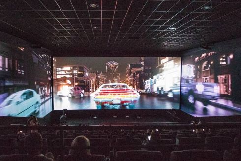 Кино с обзором в 270 градусов: в Киеве открыли кинотеатр с панорамным экраном