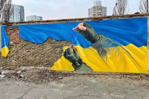 Работы о войне в Украине попали в подборку лучшего стрит-арта 2022: фото