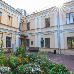 Суд зупинив забудову біля Музею діячів української культури в Києві