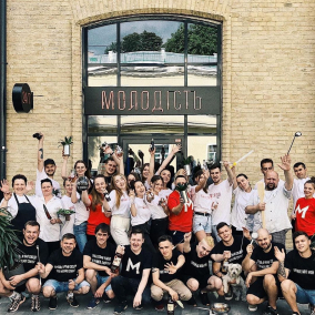 Алекс Купер откроет кафе «Молодость» в Киеве. Российскую музыку уберут