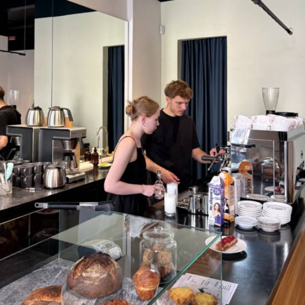 Біля Золотих воріт відкрилася кав’ярня “Перший поверх”