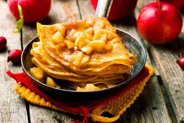 8 рецептів млинців з начинками та без, які легко приготувати вдома