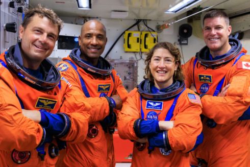 NASA вперше за 50 років відправить астронавтів у політ навколо Місяця