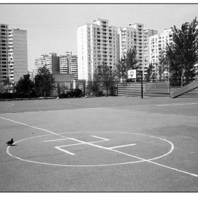 Місто – це музей із графіком роботи 24/7 – фотопроєкт про Троєщину Олександра Навроцького