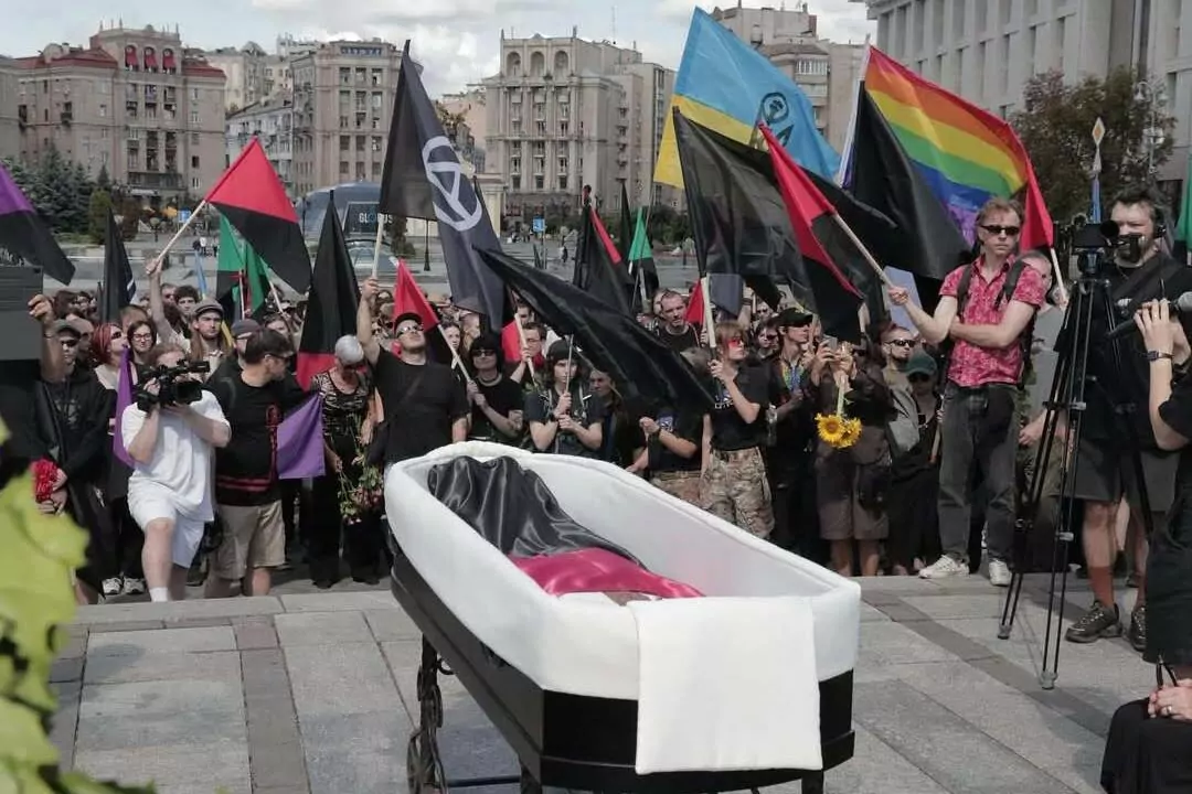 У Києві попрощалися з художником і військовим Давидом Чичканом