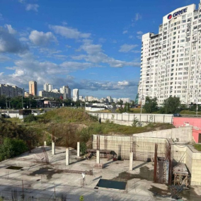 КМДА відхилила петицію щодо демонтажу недобуду біля метро "Осокорки"