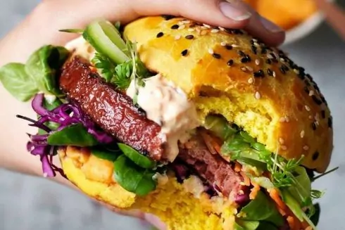 В Україні з'явився новий бренд рослинного м'яса від Nestle: де спробувати