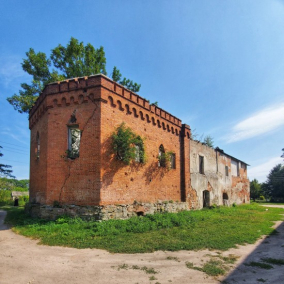 Під Житомиром руйнується неоготичний палац Ніродів