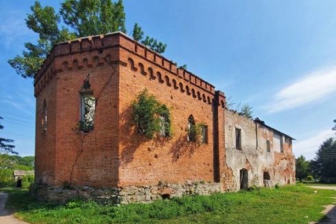 Під Житомиром руйнується неоготичний палац Ніродів