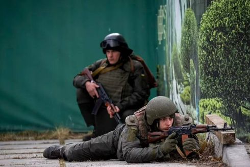 Київ на перших шпальтах: що світові ЗМІ пишуть про мужніх киян під час війни