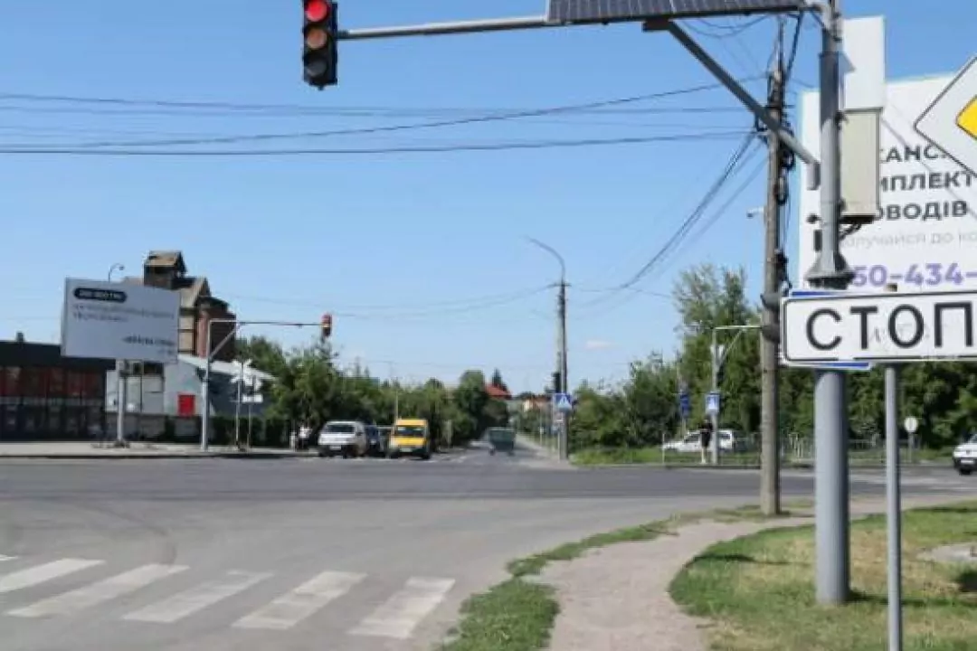 Кияни просять встановити на світлофорах сонячні панелі &mdash; петиція