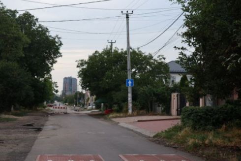 На дорогах Одеси облаштували «берлінські подушки»