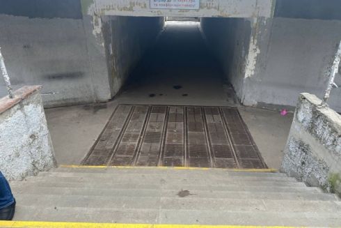 На Оболони подземный переход освобожден от стихийной торговли: фото