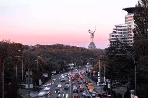 В Киеве на время военного положения предлагают запретить движение авто без шумопоглотителей