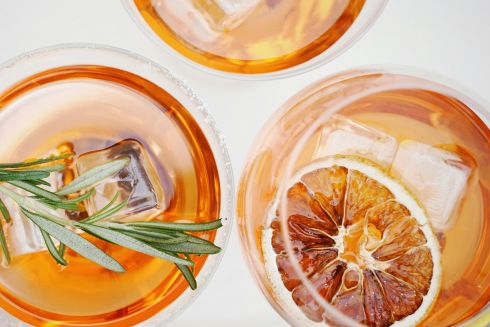 Апероль шприц, і не тільки &mdash; 5 рецептів літніх коктейлей