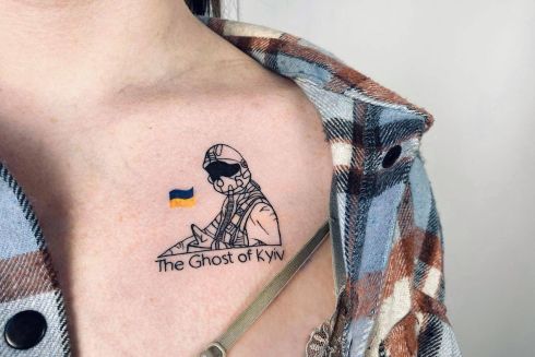 “Буду любити Ірпінь завжди”: Люди, які набили тату із символами війни