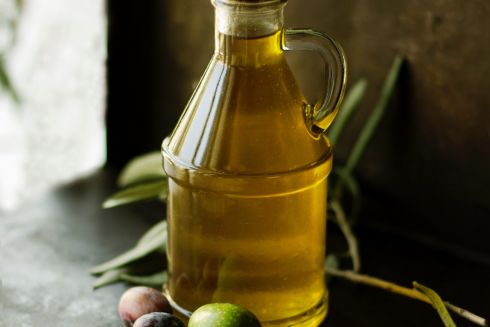 Все про оливкову олію: міфи, правда та лайфхаки, як обрати найкращу