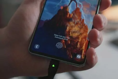 На станциях киевского метро появились точки с USB-зарядками: где именно