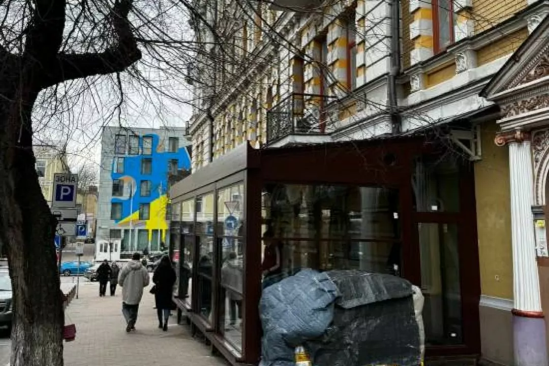 У центрі Києва до пам&rsquo;ятки архітектури прибудували приміщення