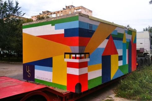 Фото: У Миколаєві встановили першу зупинку-укриття за ізраїльським зразком