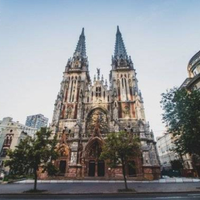 Мінкульт планує відреставрувати костел Святого Миколая та бурсу в «Софії Київській»