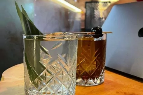 Джин з лавандою та кава: на Подолі відкрився новий еспресо-бар Ossom Place