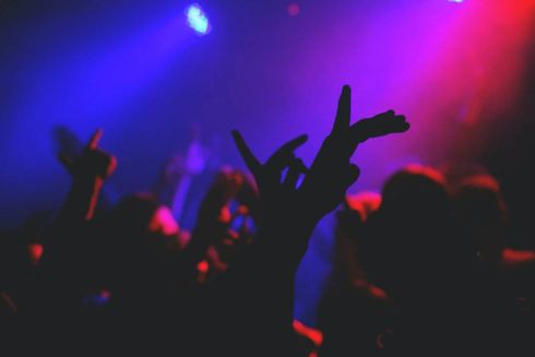 Поліція виламала двері в клубі Otel'на Подолі, але вечірки там не було: відео