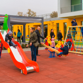 Солнечные батареи, теплые полы: под Днепром построили современный детский сад